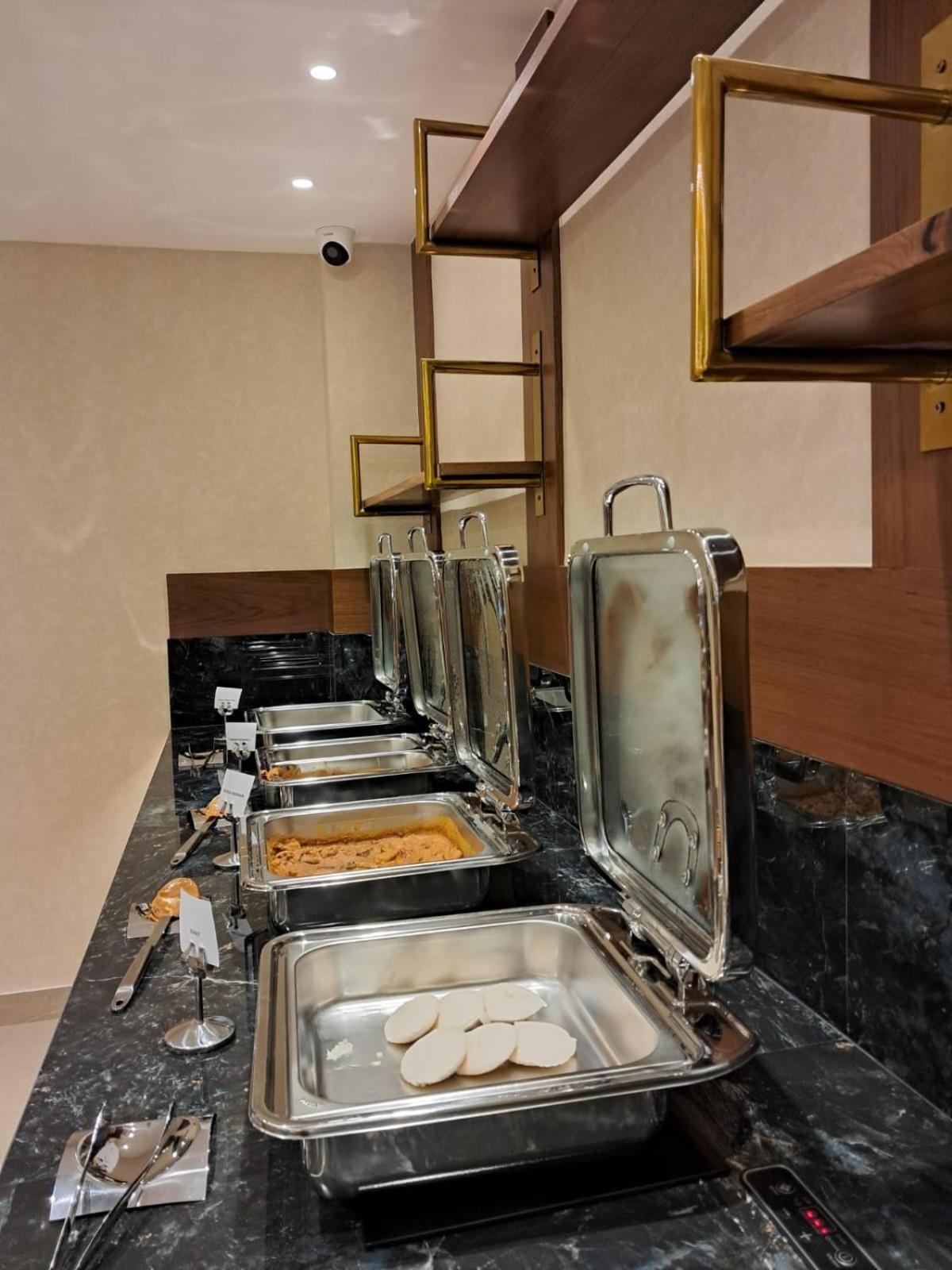 Kowju Airport Hotel Calicut Kondotty Buitenkant foto